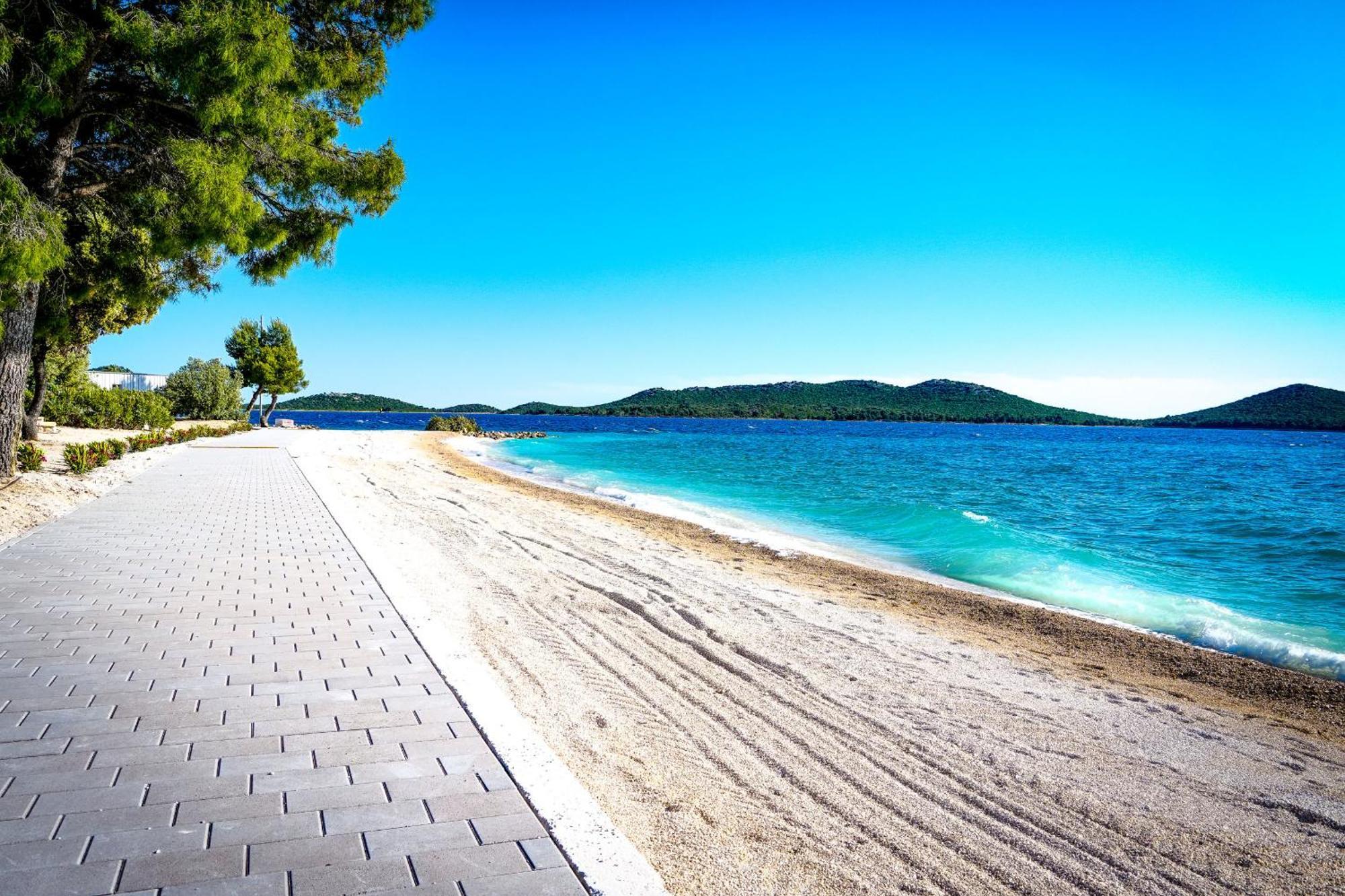 Buqez Eco Resort - Beach Villa 28 - Directly By Beach 드라게 외부 사진