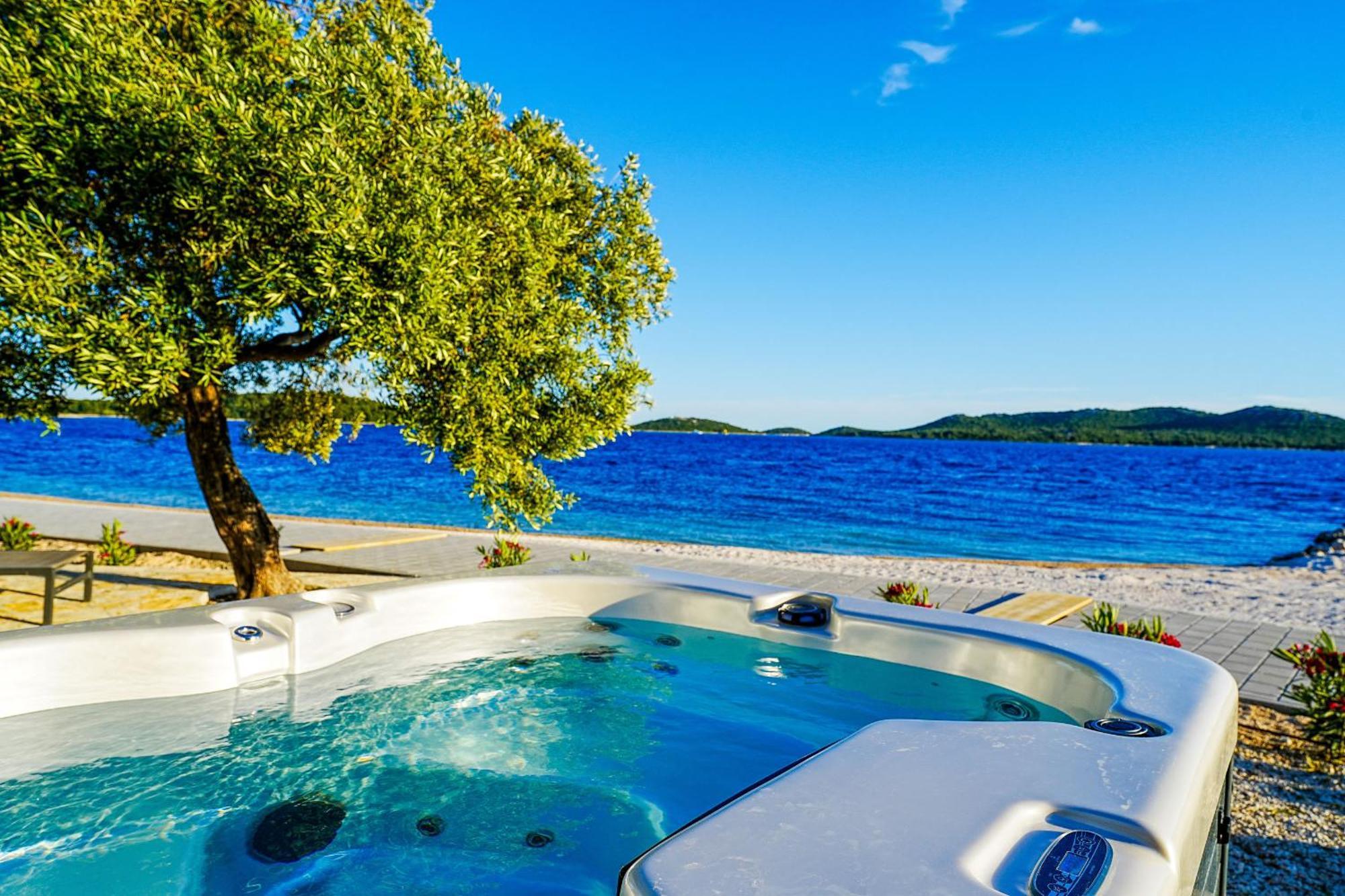 Buqez Eco Resort - Beach Villa 28 - Directly By Beach 드라게 외부 사진