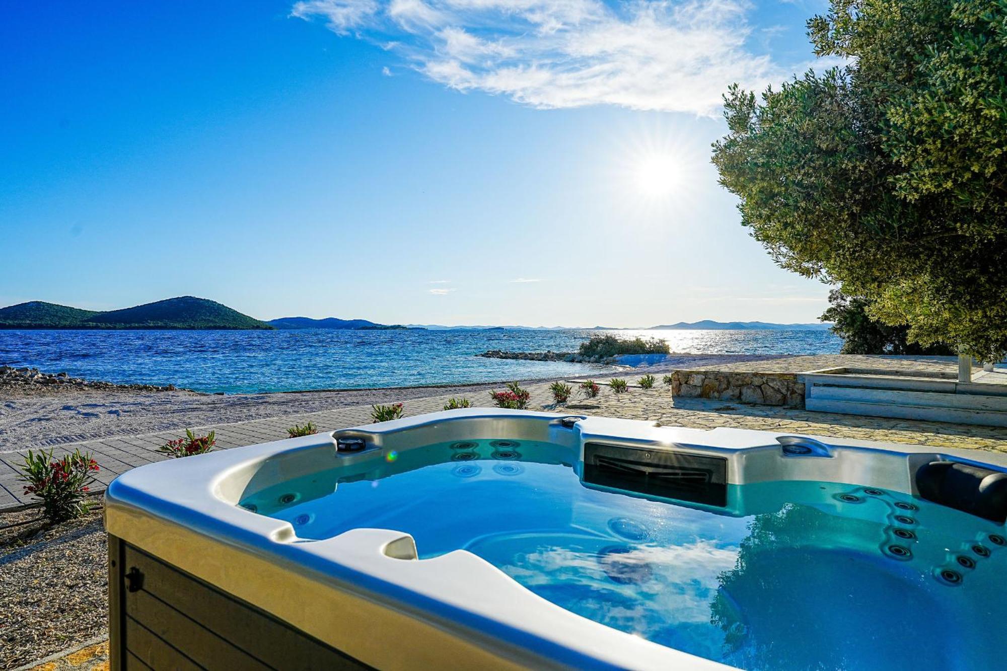 Buqez Eco Resort - Beach Villa 28 - Directly By Beach 드라게 외부 사진